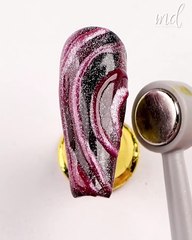 Cute, chic, and a touch of Christmas magic! 💅🎄