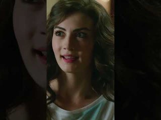 لما بتقول هتبطّل أكل حلو 😂 | مسلسل بنات الشمس 🌞 #handeerçel #shorts #güneşinkızları