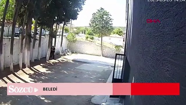 Belediye başkanı, zabıta memurlarını sopayla darbetti; o anlar kamerada
