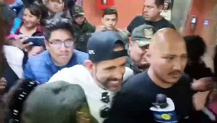 Camacho firmó documentación en el Tribunal de Justicia de La Paz antes de trasladarse a Santa Cruz