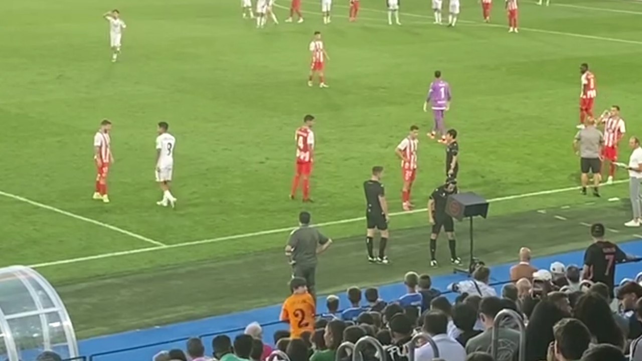 La primera revisión de VAR de la historia en Primera RFEF