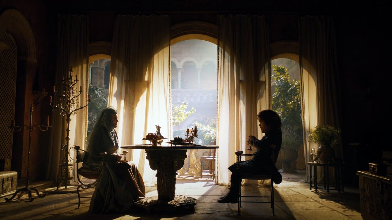 Game Of Thrones - S03 - 22 - distraction for the mob is essential for survival