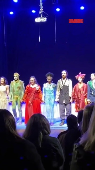 Teatro bombando na região