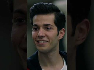 كوزاي الحفيد المفضّل 😕 | مسلسل عزيزة #azize #shorts #kanald #handeerçel