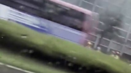 분당 매송 사거리 버스 화재...승객 등 5명 대피 / YTN
