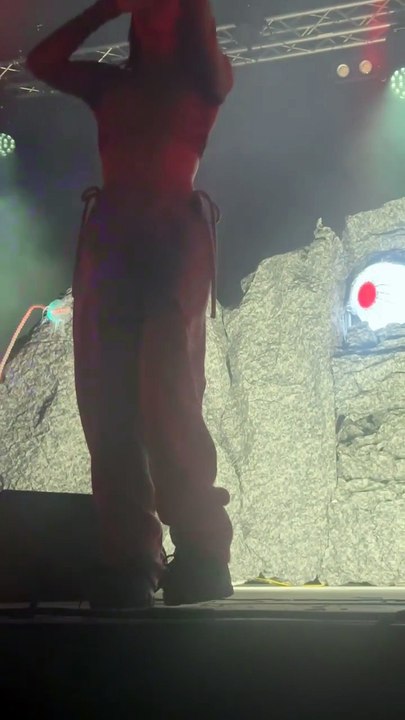 Agar Agar  Music Show Performance in Cabaret Frappé  #music #show #france #musicvideo  (9)