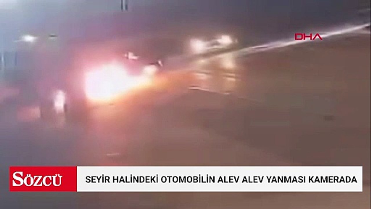 Seyir halindeki otomobilin alev alev yanması kamerada