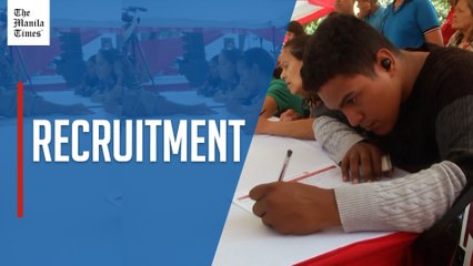 Venezuelans join militia after US warship deployment