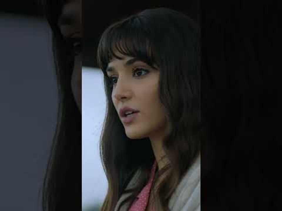 كله منشان ملك 😞 | مسلسل عزيزة #azize #shorts #kanald #handeerçel