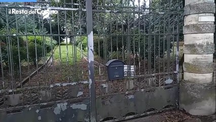 Accoltella tutta la famiglia: il video delle indagini