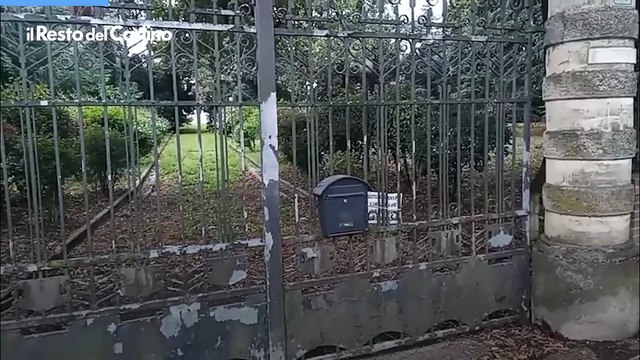 Accoltella tutta la famiglia: il video delle indagini