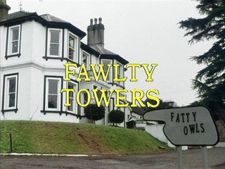 Hotel Fawlty - 2x04 - El arenque y el cadaver - Español HD 1080