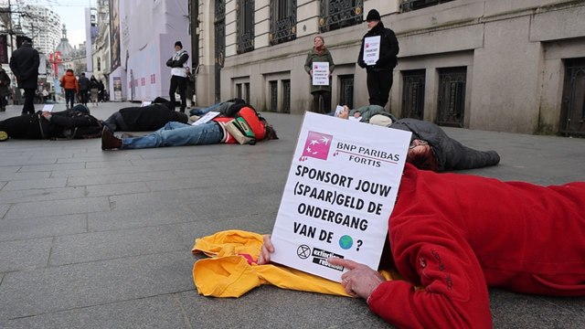 Des membres d'Extinction Rebellion ont mené des actions devant plusieurs agences de BNP Paribas à Anvers