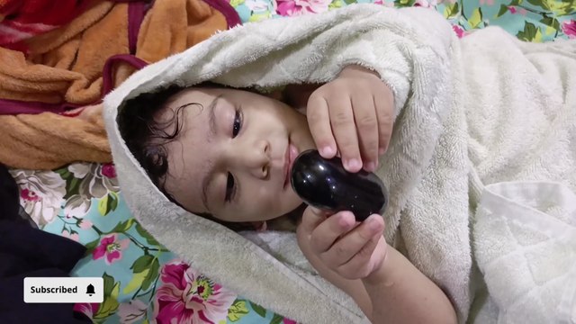 diaper leaked, cold water bath in towel😱