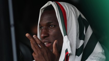 This is how Nicolas Jackson arrived in Munich to return to London just minutes later.