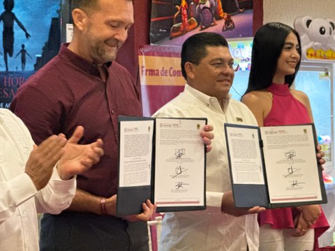 Firman convenio Patronato CULTUR y las secciones 33 y 57 del SNTE en Yucatán