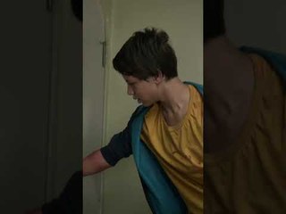 كرم بيد شخص مجهول  - المفقود #shorts  - #kayıp