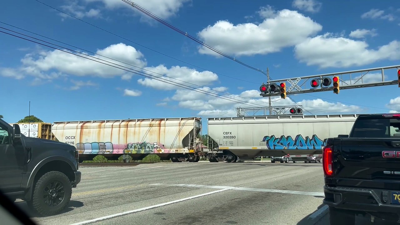 CSX Monon HU #1897 August 30th