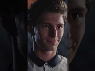 هدية لتحقيق حلم روز بالعزف 😍 | مسلسل حكاية بودروم #حكاية_بودروم #bodrummasalı #kanald #shorts