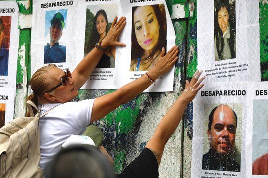 Acusan falta de voluntad política de autoridades, en la Glorieta de las y los Desaparecidos