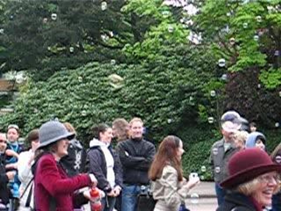 Flash Mob bubbles Vancouver