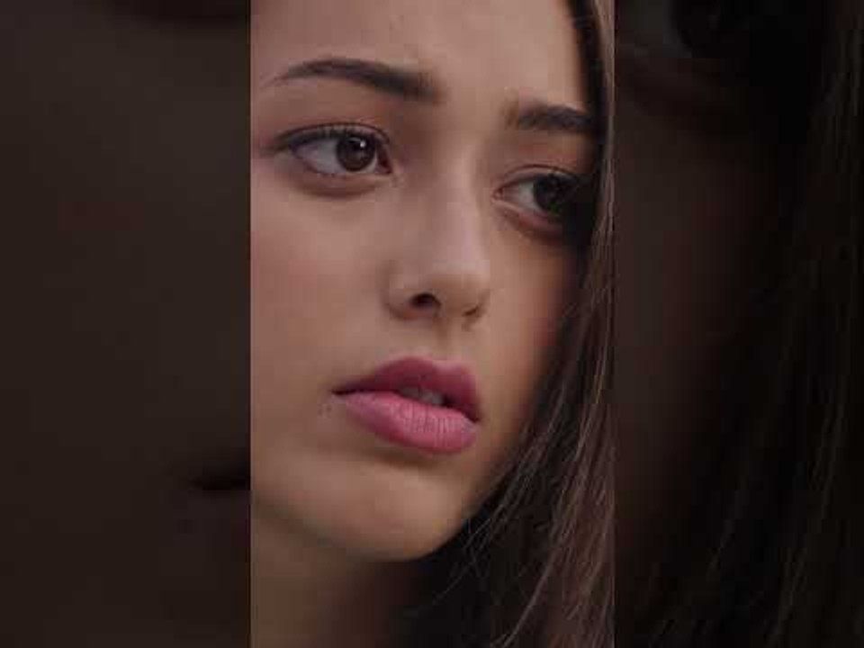فراشة ترك روز و راح 😣 | مسلسل حكاية بودروم #حكاية_بودروم #bodrummasalı #kanald #shorts