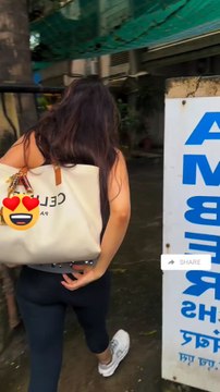Bollywood Actress Ameesha Patel Arrived for Yoga Class ❤️🥰🔥 #ameeshapatel #bollywood #actresses #actressreels #actress