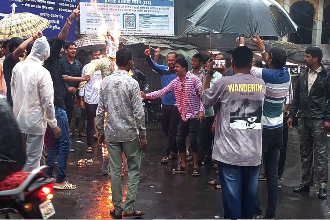 समाजजनों ने ज्ञापन सौंपकर की कार्रवाई की मांग