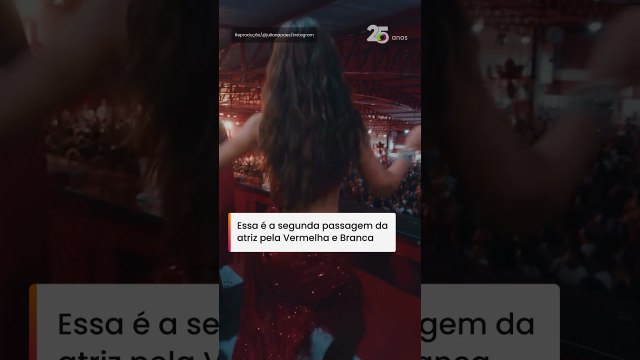 Juliana Paes é coroada Rainha de Bateria da Viradouro #shorts