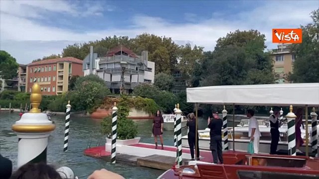 Venezia 82, Fotinì Peluso arriva al Lido per la Mostra del Cinema