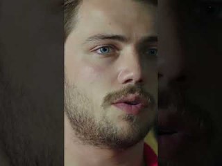 أبوك عمل حادث يا علي 😪 | مسلسل بنات الشمس 🌞 #handeerçel #shorts #güneşinkızları