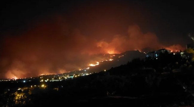 Denizli'de alevler yerleşim yerlerine ulaştı, iki mahalle ve hastane boşaltıldı