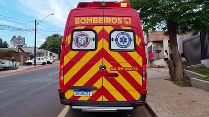Motociclista se enrosca em fios soltos e sofre queda no Bairro Floresta