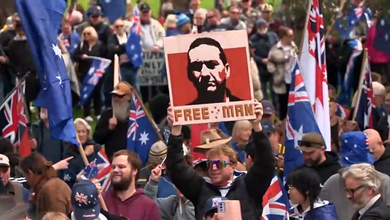 Opposition and government condemn Sunday's demo...