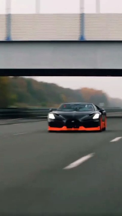 The only one who can shoot Bugatti's fastest is another Bugatti? #Car sharing#Automan convening order #Bugatti #Bugatti chiron #Quick supercar #Supercar awards