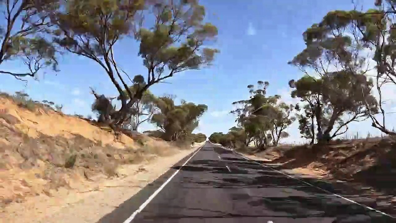 Into the Heart of the Outback 🚗 Lascelles to Patchewollock Silo Adventure 🌾🎨