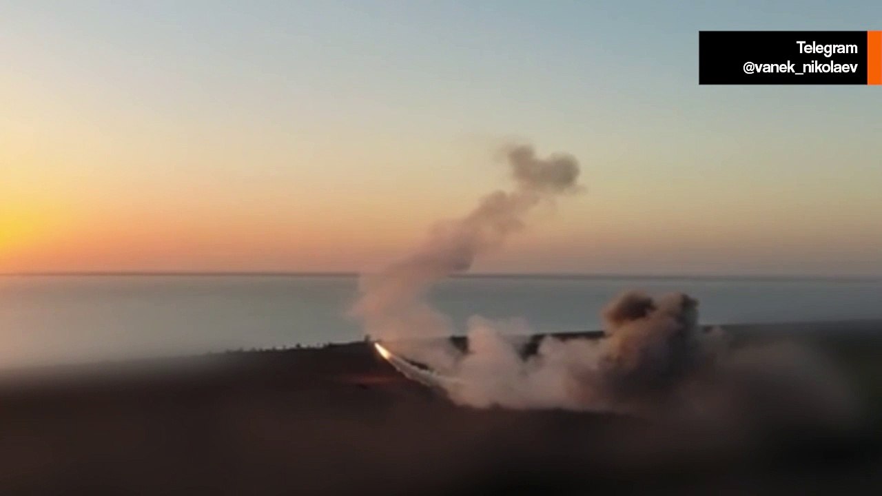 Oekraïne lanceert “Flamingo”-kruisraket in driedubbele aanval op Rusland