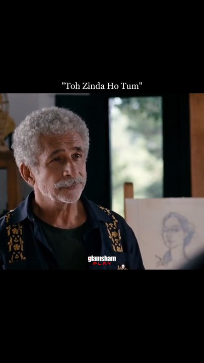 "Dilon mein tum apni betaabiyaan leke chal rahe ho toh zinda ho tum" isn’t just poetry, it’s a reminder to actually live.❤️  #glamsham #bollywood #poetry #javedakhtar #farhanakhtar #tohzindahotum #zindaginamilegidobara  [ glamsham, bollywood, poetry, jave