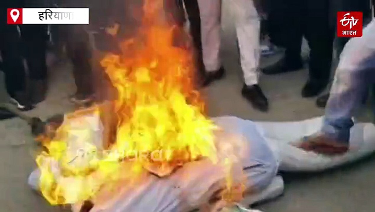 फरीदाबाद में राहुल गांधी का पुतला फूंकने के दौरान हादसा टला, आग की चपेट में आने से बाल-बाल बचे भाजपा विधायक