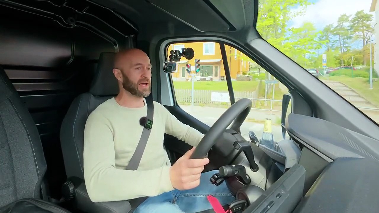 The Future of EV-Freight_ Can the new Renault Master E-Tech show the way