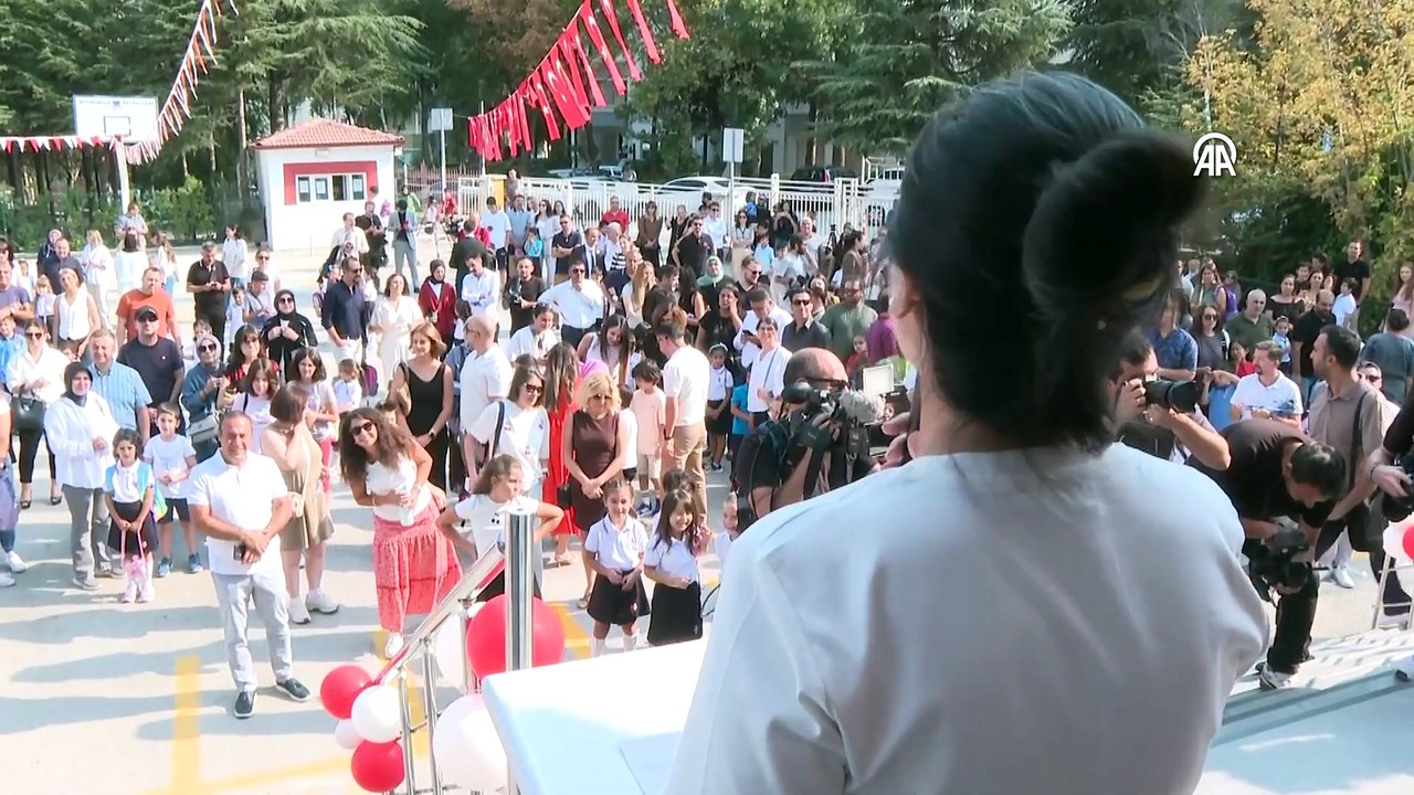 Okullarda ilk zil 'uyum' için çaldı