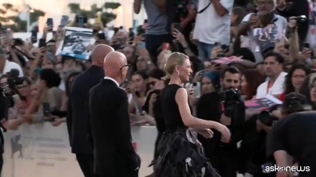 Cate Blanchett e Jim Jarmusch sul tappeto rosso di Venezia