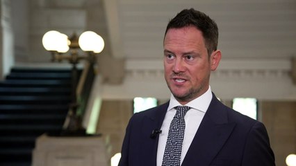 Government Pledges to Close All Asylum Hotels by End of Parliament 🏛️