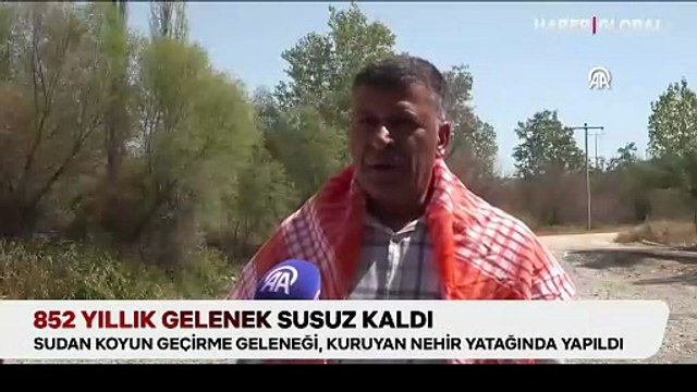 852 yıllık gelenek susuz kaldı: Sudan koyun geçirme geleneği, kuruyan nehir yatağında yapıldı
