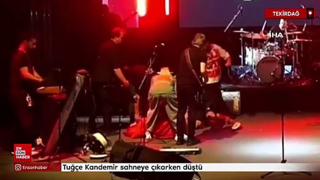 Tuğçe Kandemir sahneye çıkarken düştü