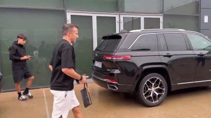 Del Piero a sorpresa al J Medical: tifosi impazziti