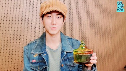 shinwon eat something