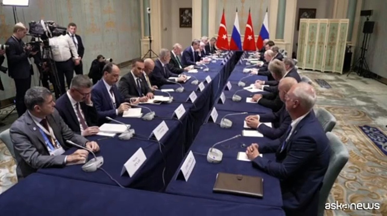 Putin vede Erdogan e lo ringrazia "per sforzi sulla crisi in Ucraina"