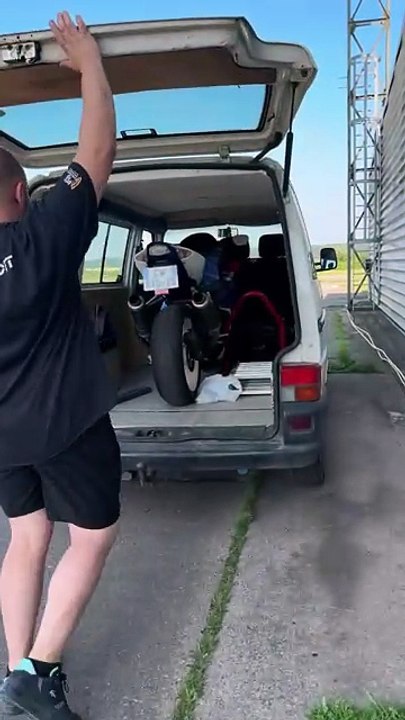Décharger et remonter sa moto à 1 bras ! 👏
