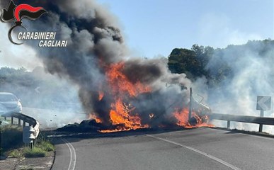 Fallito assalto a un portavalori,  l?autista vede le auto in fiamme e fugge